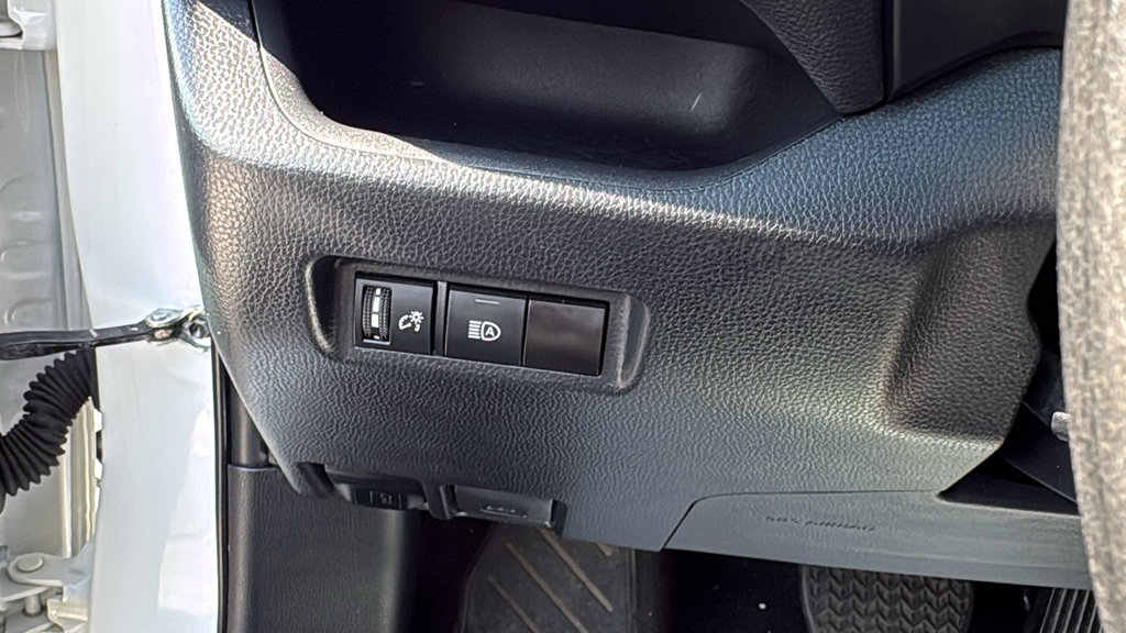 Used 2024 Toyota RAV4 XLE FWD image 17