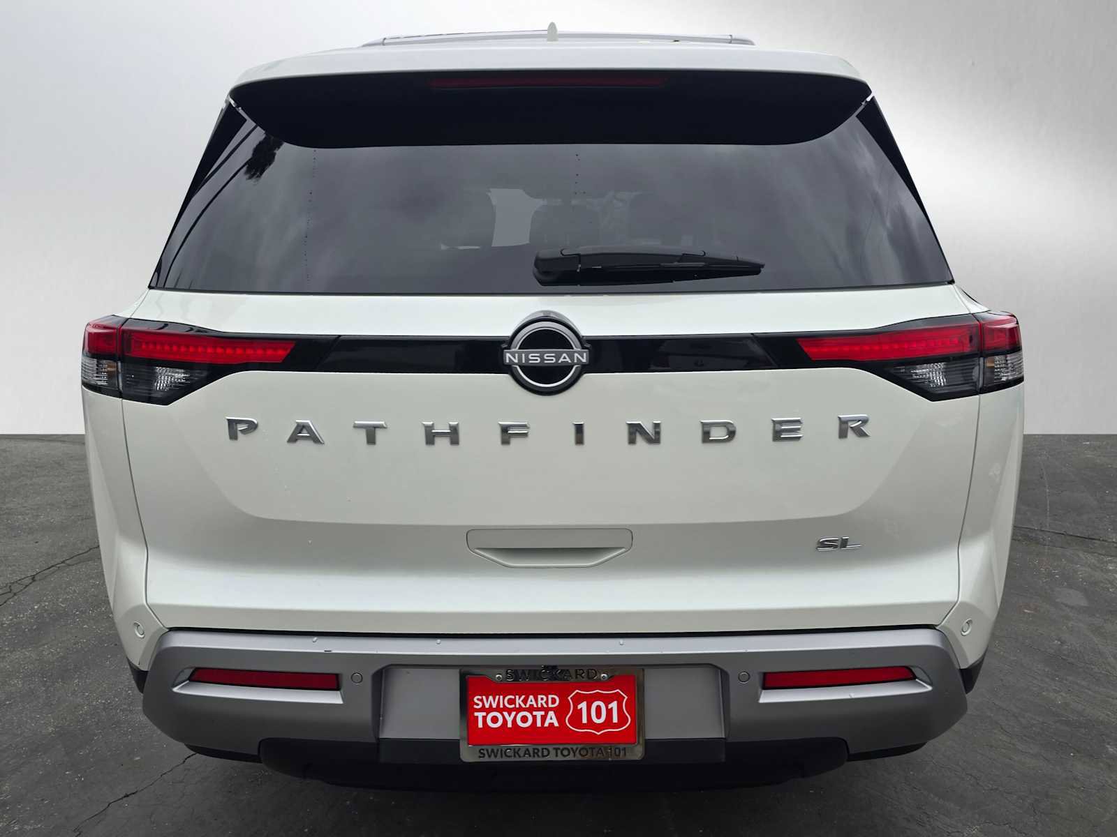 Used 2023 Nissan Pathfinder SL image 4