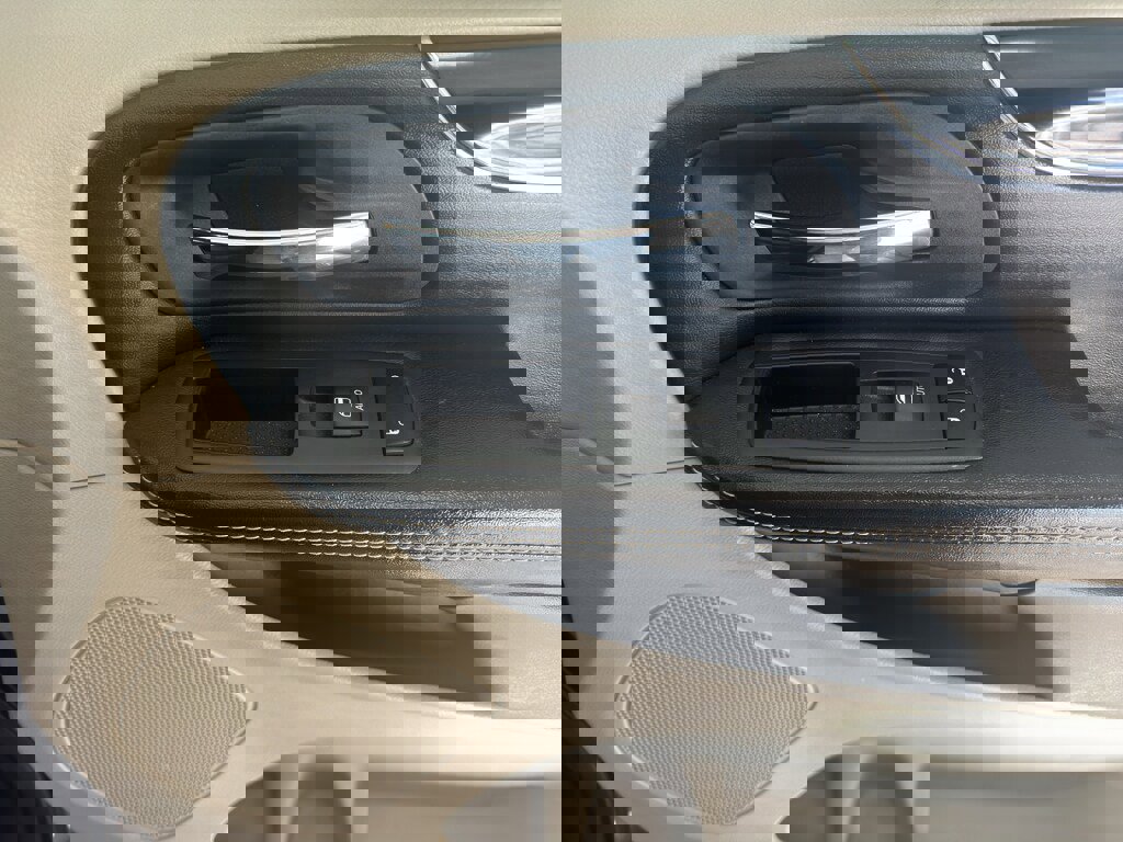 Used 2019 Dodge Grand Caravan SXT image 14