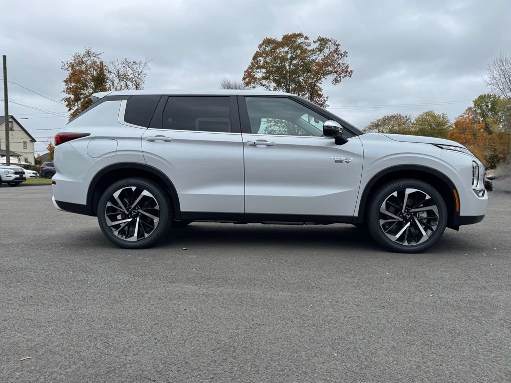 New 2025 Mitsubishi Outlander SE AWD/4WD image 4