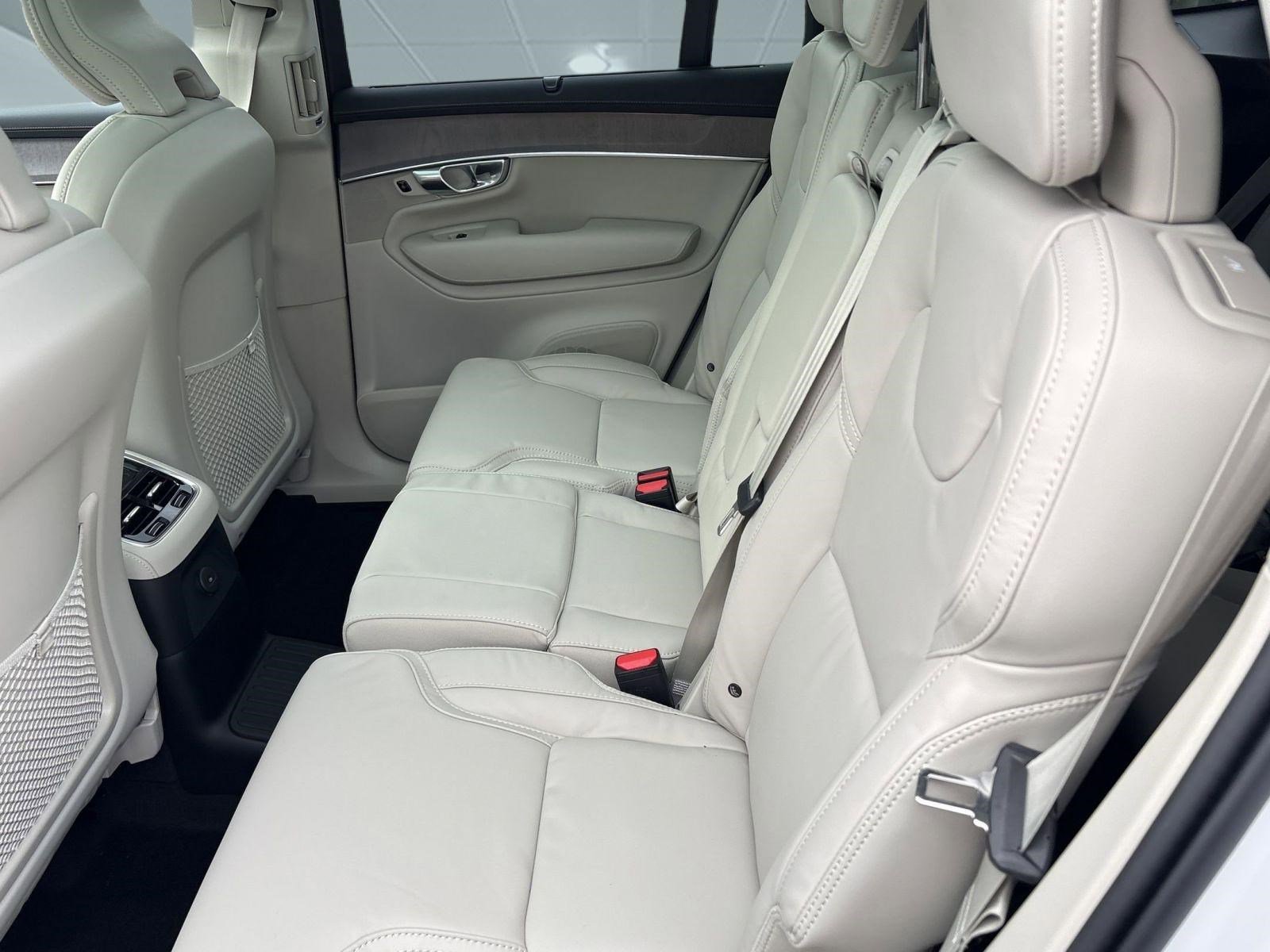 New 2026 Volvo XC90 T8 Ultra w/ Protection Package AWD/4WD image 14