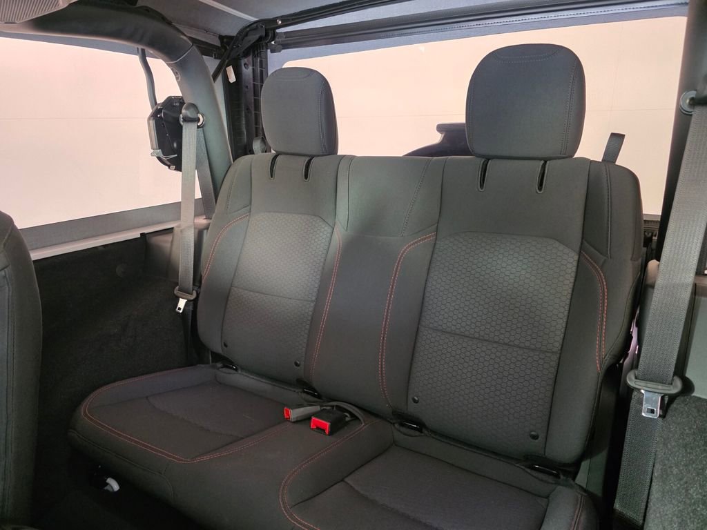 Used 2023 Jeep Wrangler Rubicon w/ Cold Weather Group AWD/4WD image 12