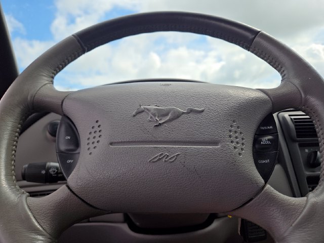 Used 2003 Ford Mustang Convertible RWD image 20