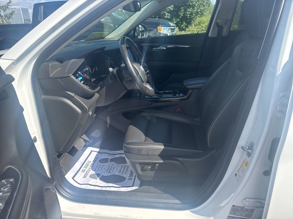 Used 2023 Buick Envision Essence image 22