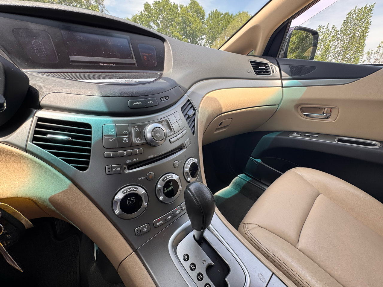 Used 2010 Subaru Tribeca Limited image 21