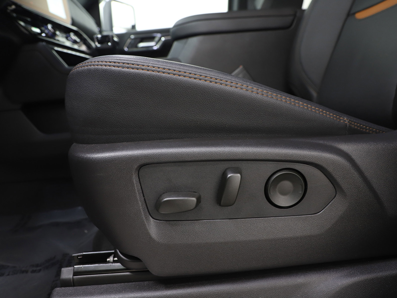 Used 2024 GMC Sierra 1500 AT4 image 26