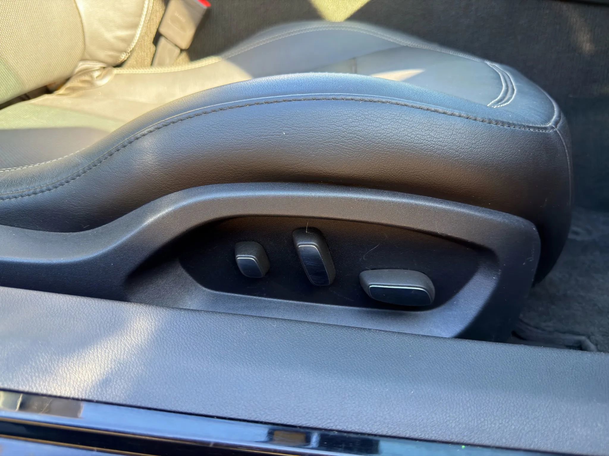 Used 2016 Chevrolet Corvette Stingray Coupe w/ 2LT Preferred Equipment Group image 6