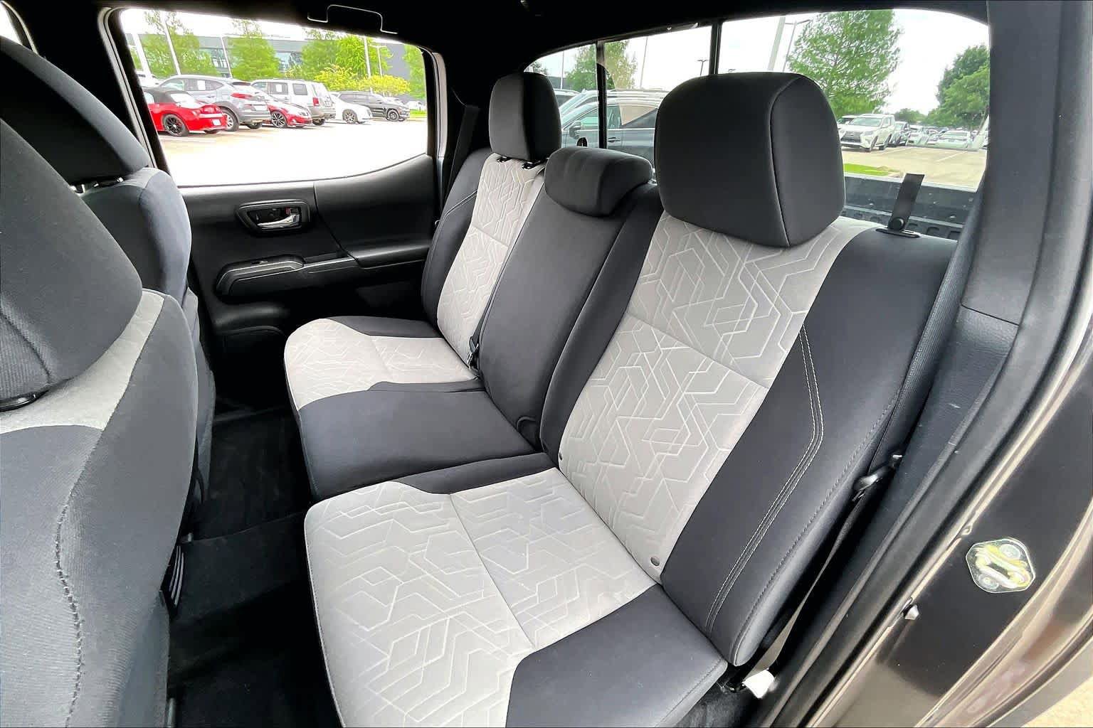 Used 2020 Toyota Tacoma TRD Off-Road AWD/4WD image 19