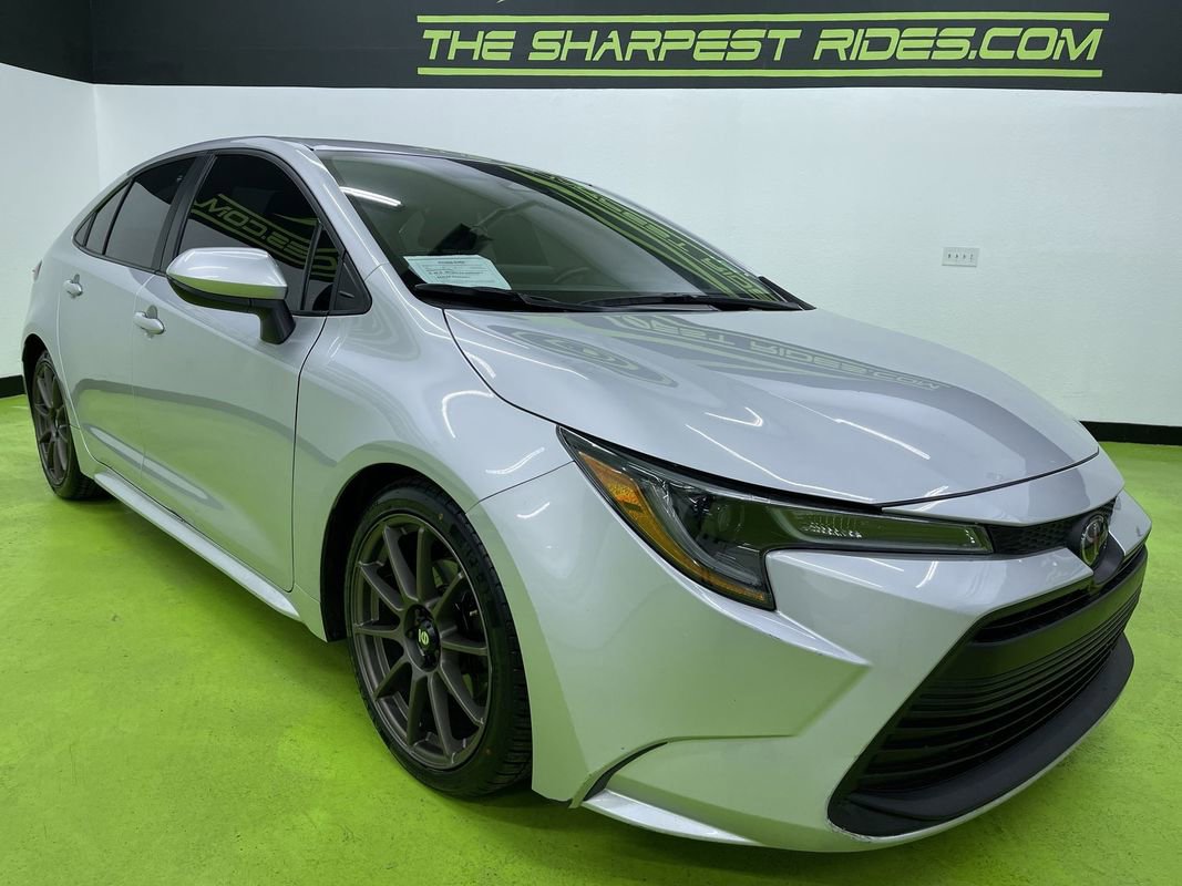 Used 2024 Toyota Corolla LE image 2