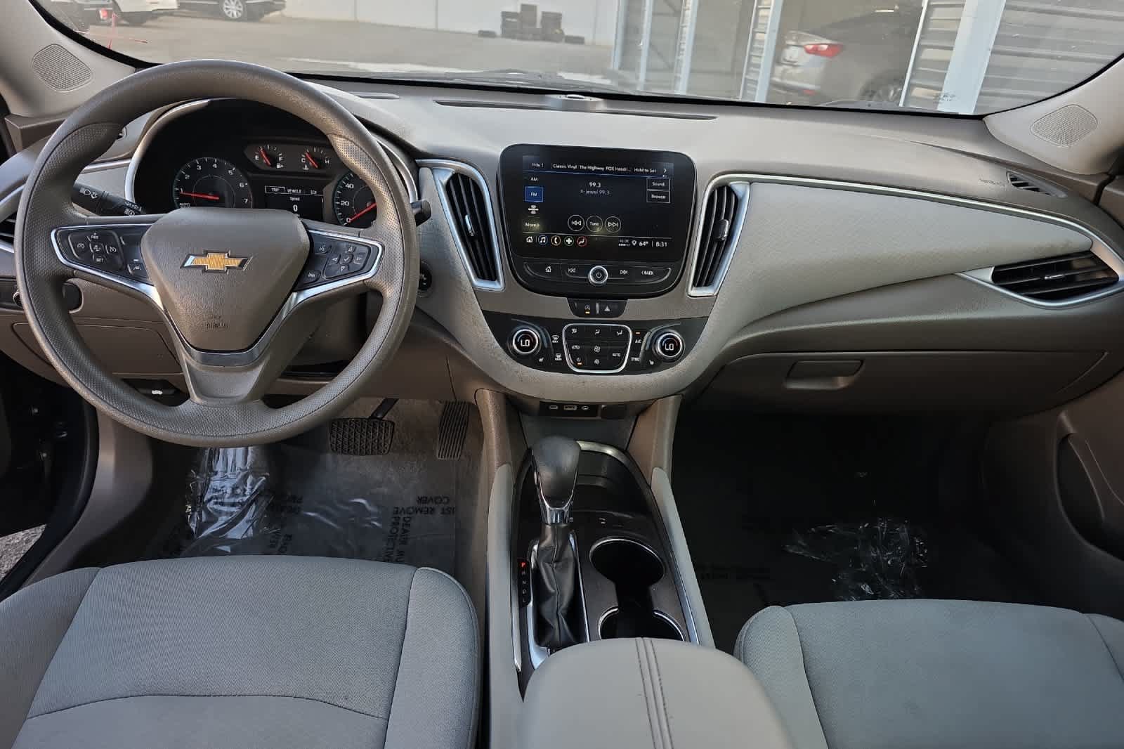 Used 2025 Chevrolet Malibu LT FWD image 4