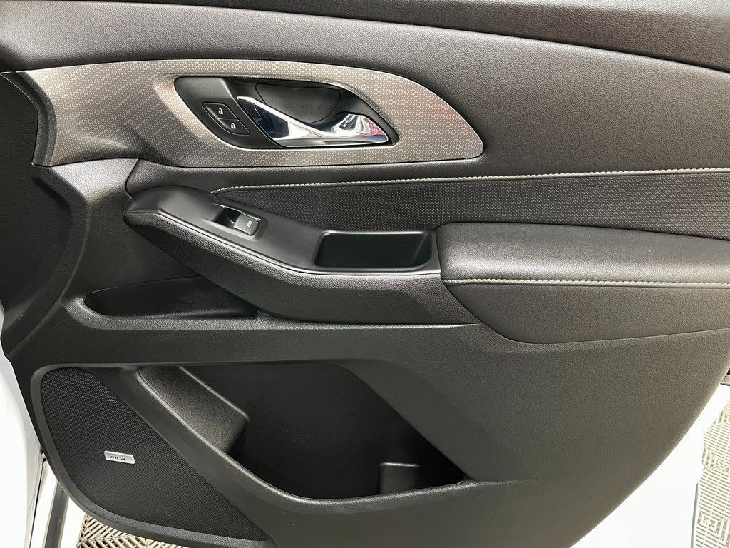 Certified 2023 Chevrolet Traverse Premier w/ LPO, Floor Liner Package image 44