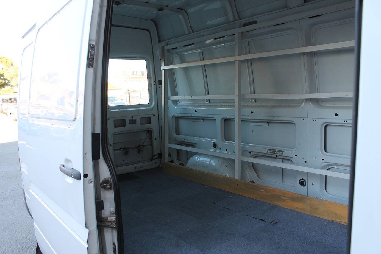 Used 2005 Dodge Sprinter 2500 w/ PWR Convenience Group RWD image 26