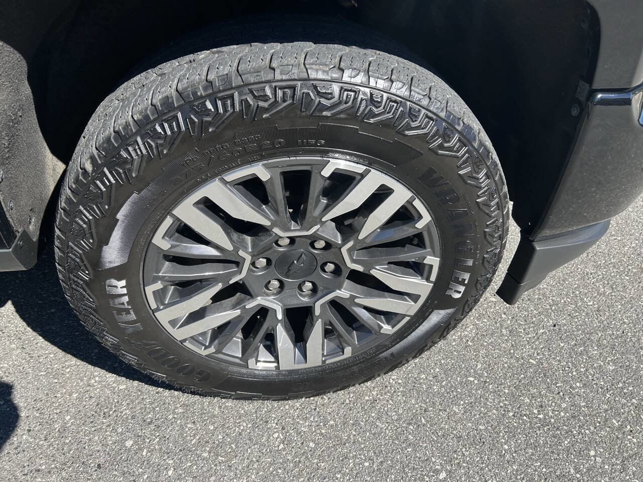 Used 2017 Chevrolet Silverado 1500 LTZ Z71 w/ LTZ Plus Package image 14