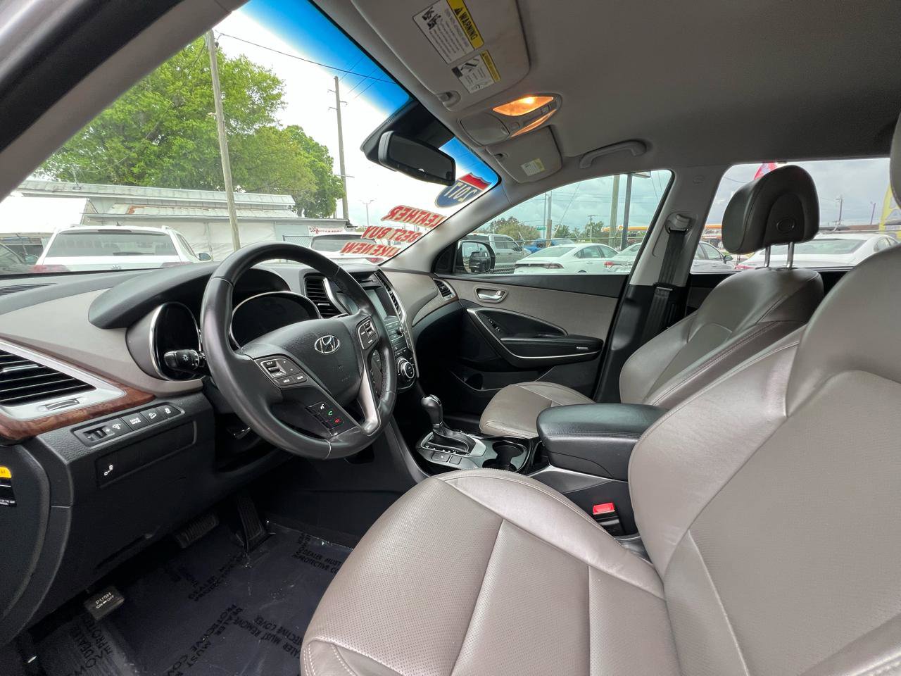 Used 2017 Hyundai Santa Fe SE w/ SE Premium Package 02 FWD image 14