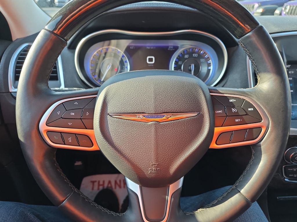 Used 2018 Chrysler 300 Limited image 15