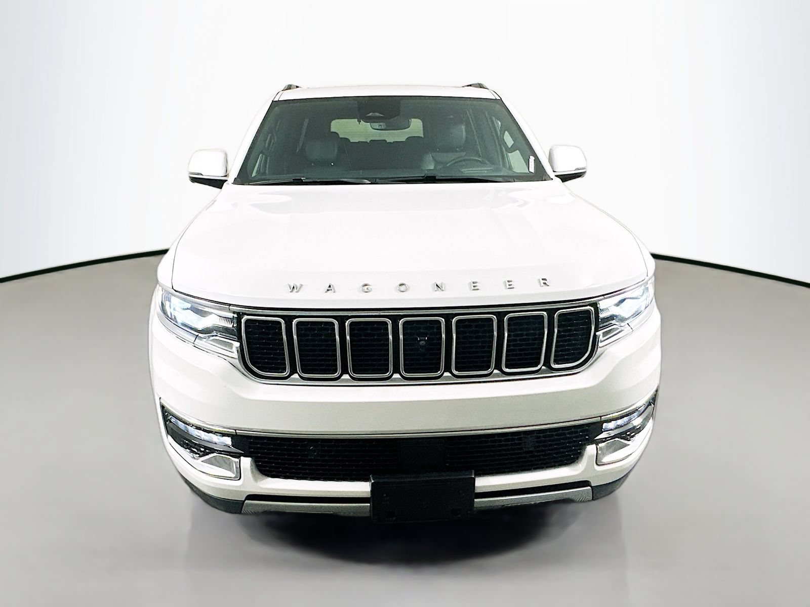 Used 2022 Jeep Wagoneer Series III w/ Premium Group I AWD/4WD image 2