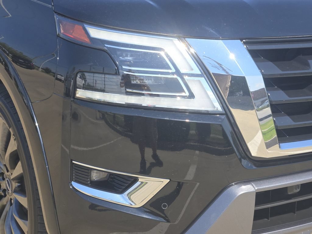 Used 2021 Nissan Armada Platinum w/ Captain's Chairs Package RWD image 9