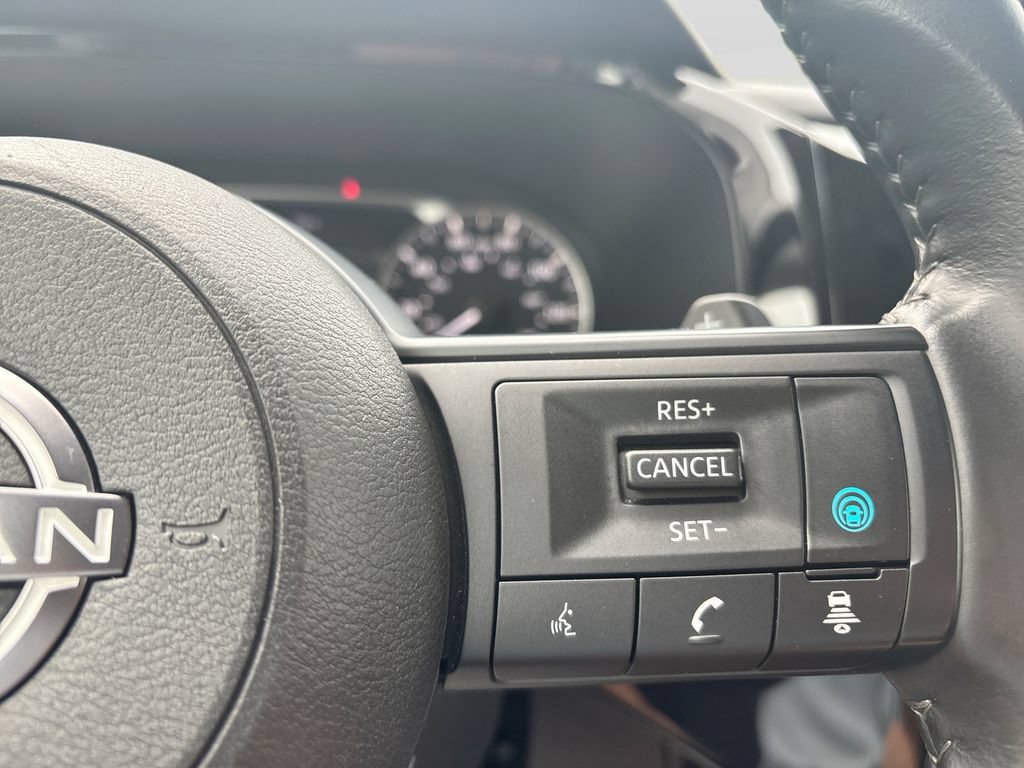 Used 2025 Nissan Pathfinder SV AWD/4WD image 21