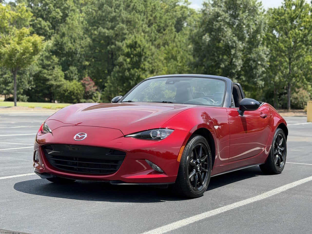 Used 2020 MAZDA MX-5 Miata Sport RWD image 17