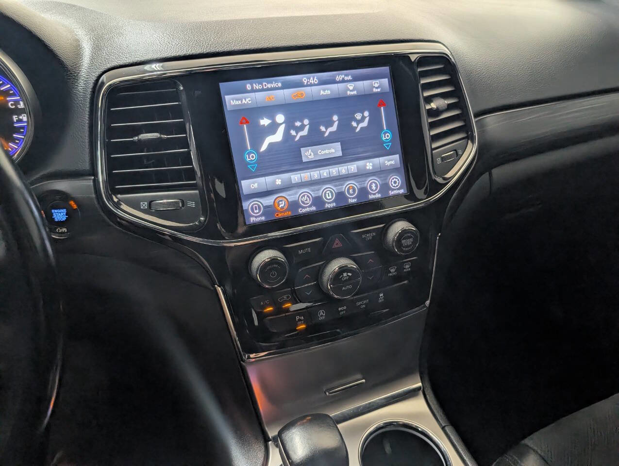 Used 2022 Jeep Grand Cherokee Altitude AWD/4WD image 15