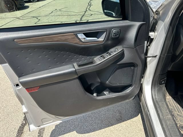 Used 2020 Ford Escape Titanium AWD/4WD image 13