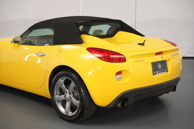 Used 2007 Pontiac Solstice GXP w/ Premium Package RWD image 26