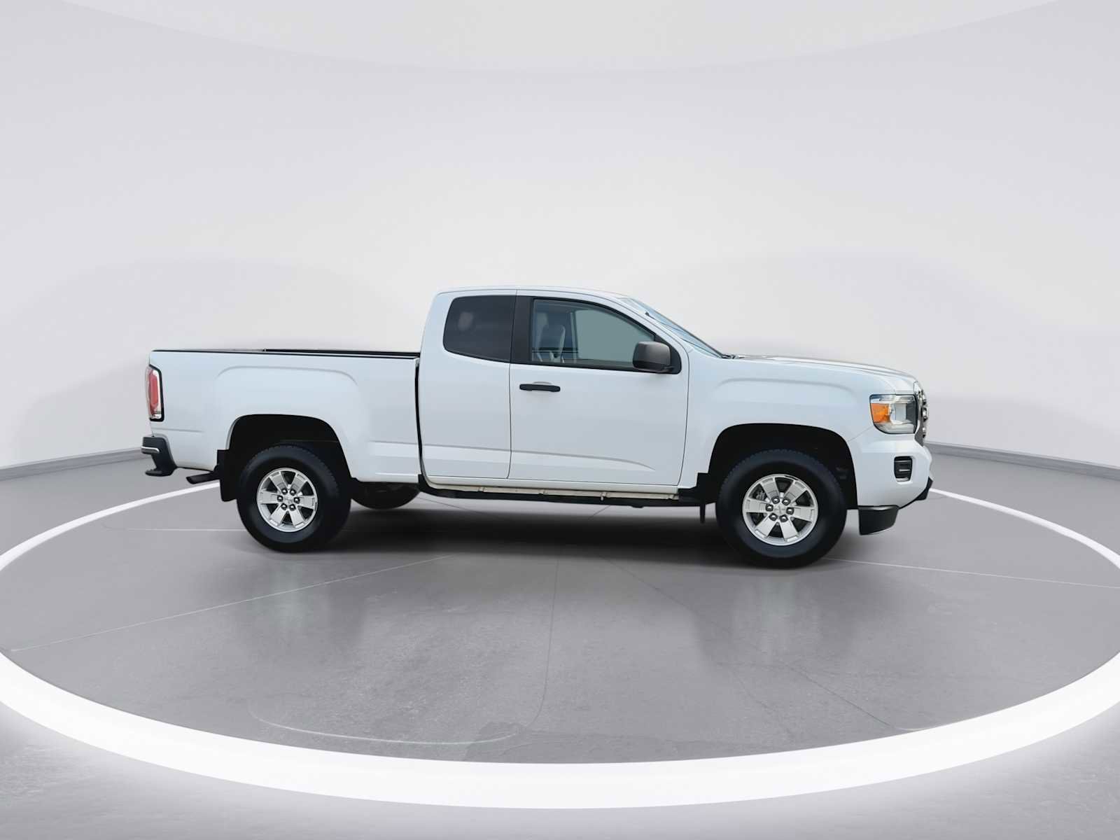 Used 2018 GMC Canyon 2WD Ext Cab 128.3 w/ Convenience Package image 9