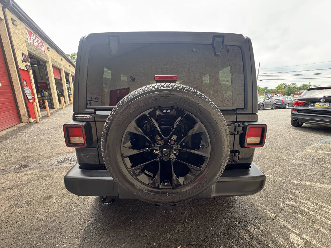 Used 2018 Jeep Wrangler Unlimited Sport S AWD/4WD image 7