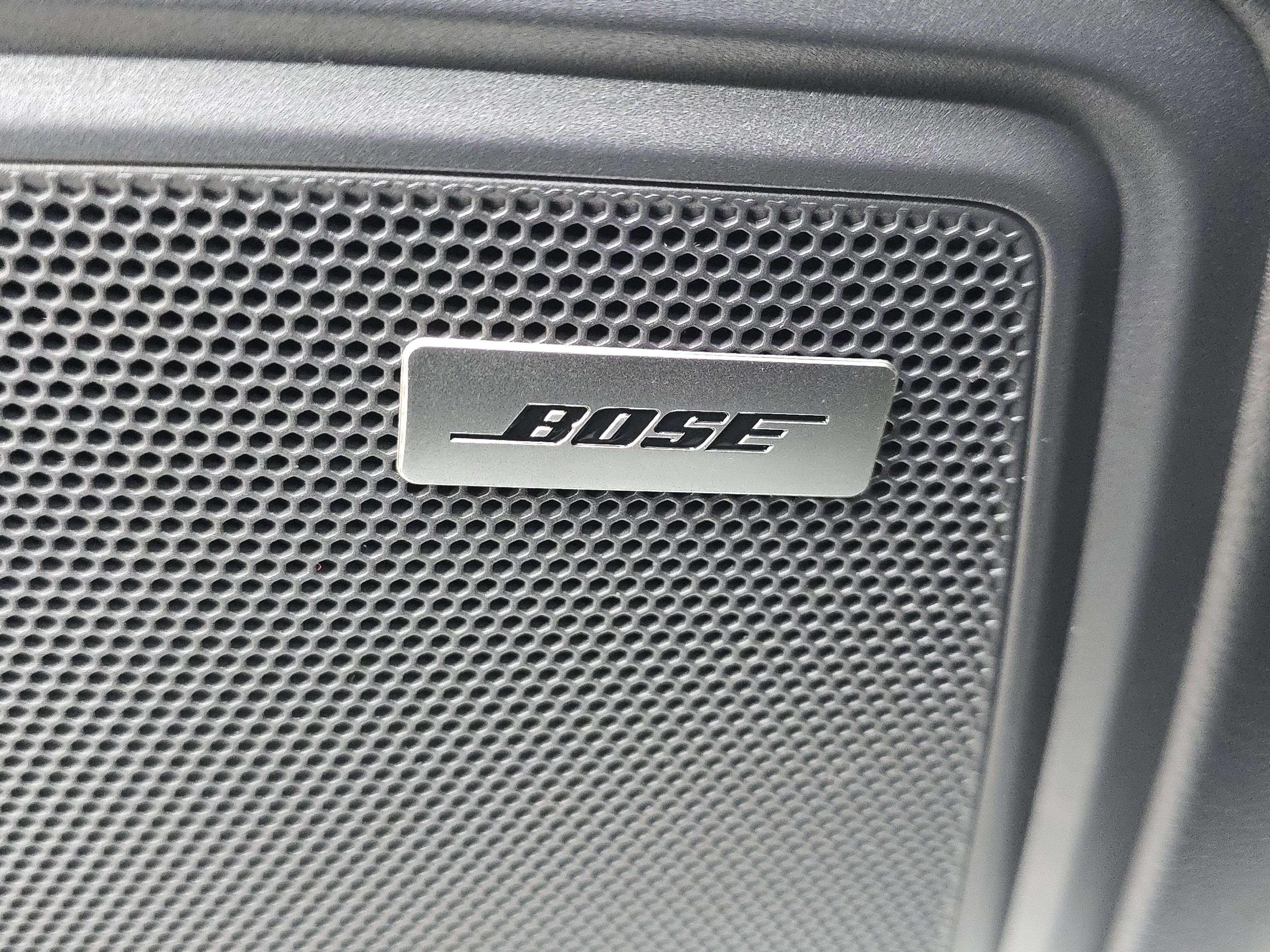 Certified 2025 Porsche Macan AWD/4WD image 26