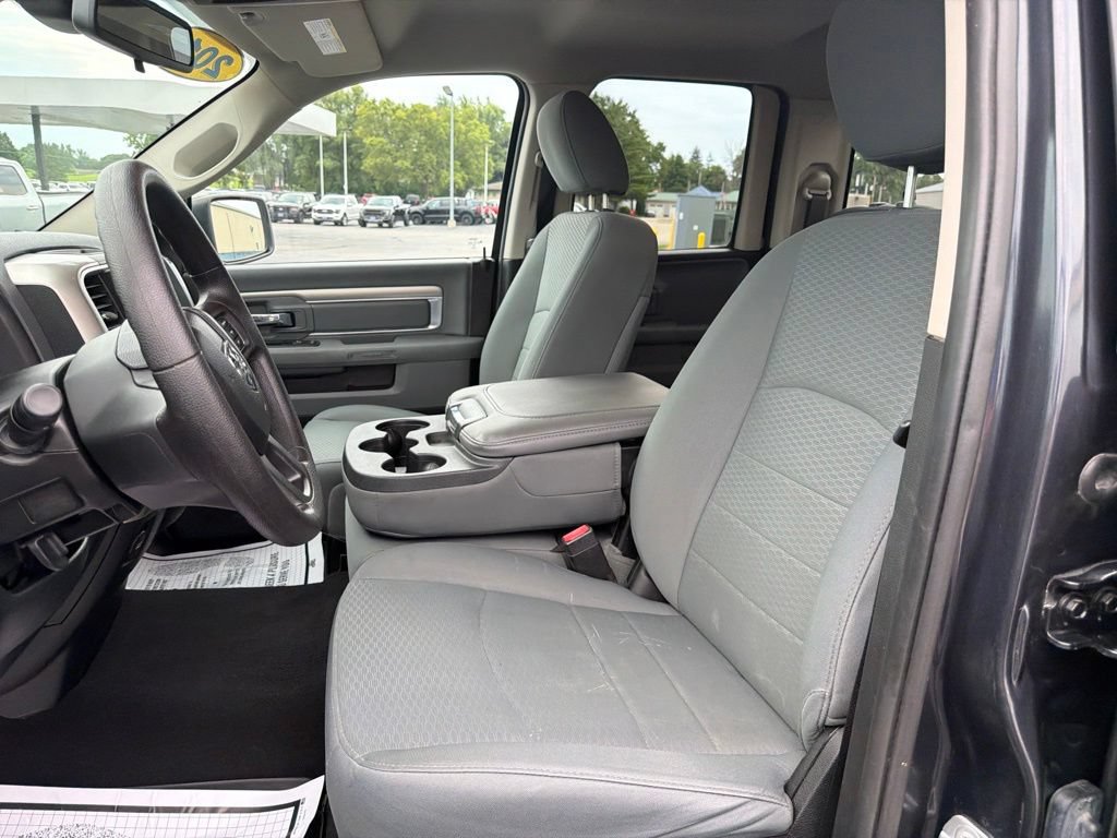 Used 2016 RAM 1500 Classic SLT AWD/4WD image 12