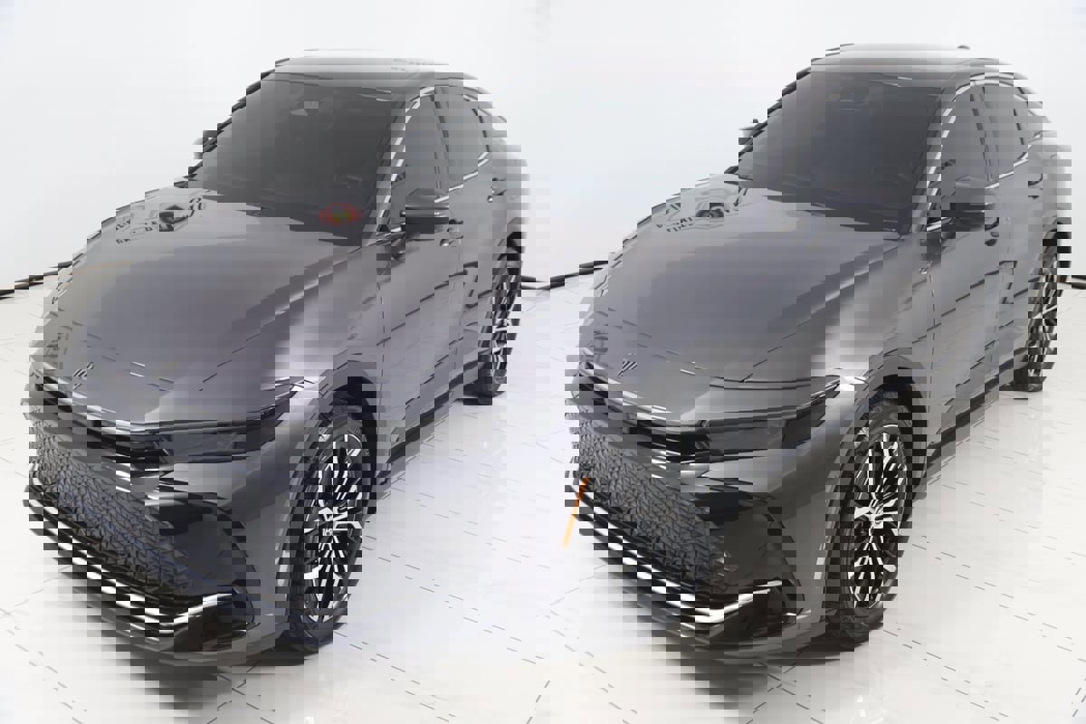 Used 2024 Toyota Crown XLE image 23