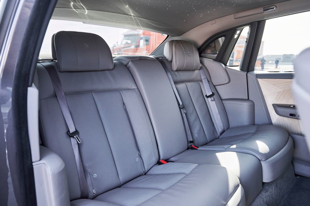 Used 2025 Rolls-Royce Phantom Sedan RWD image 51