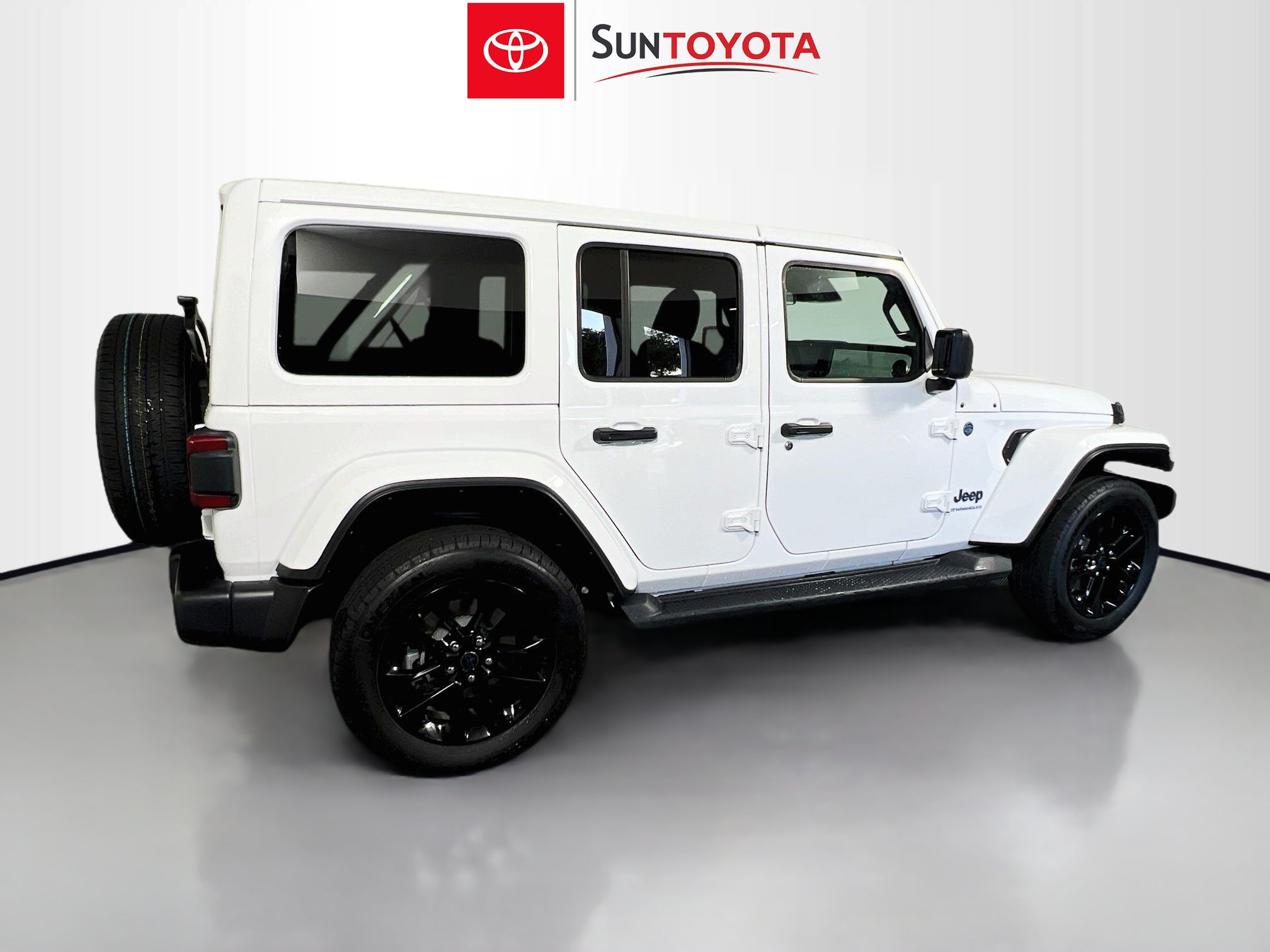 Used 2025 Jeep Wrangler Unlimited Sahara AWD/4WD image 4