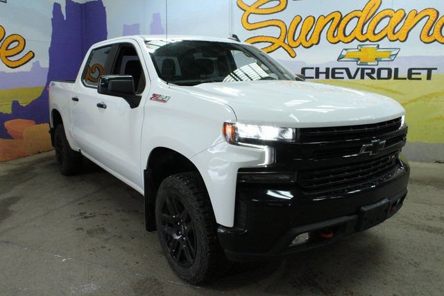 Used 2021 Chevrolet Silverado 1500 LT Trail Boss w/ Bed Protection Package AWD/4WD image 4