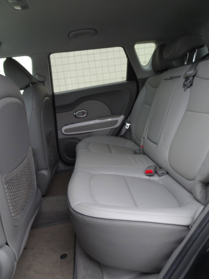 Used 2017 Kia Soul EV + image 11