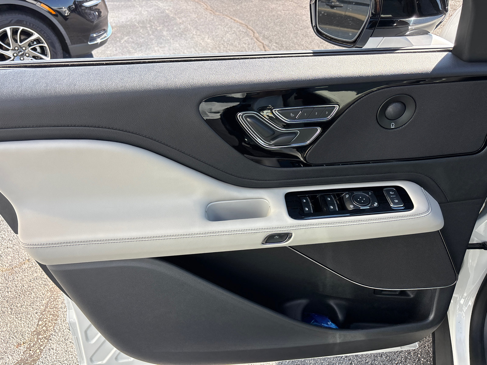 New 2027 Lincoln Aviator Reserve AWD/4WD image 11