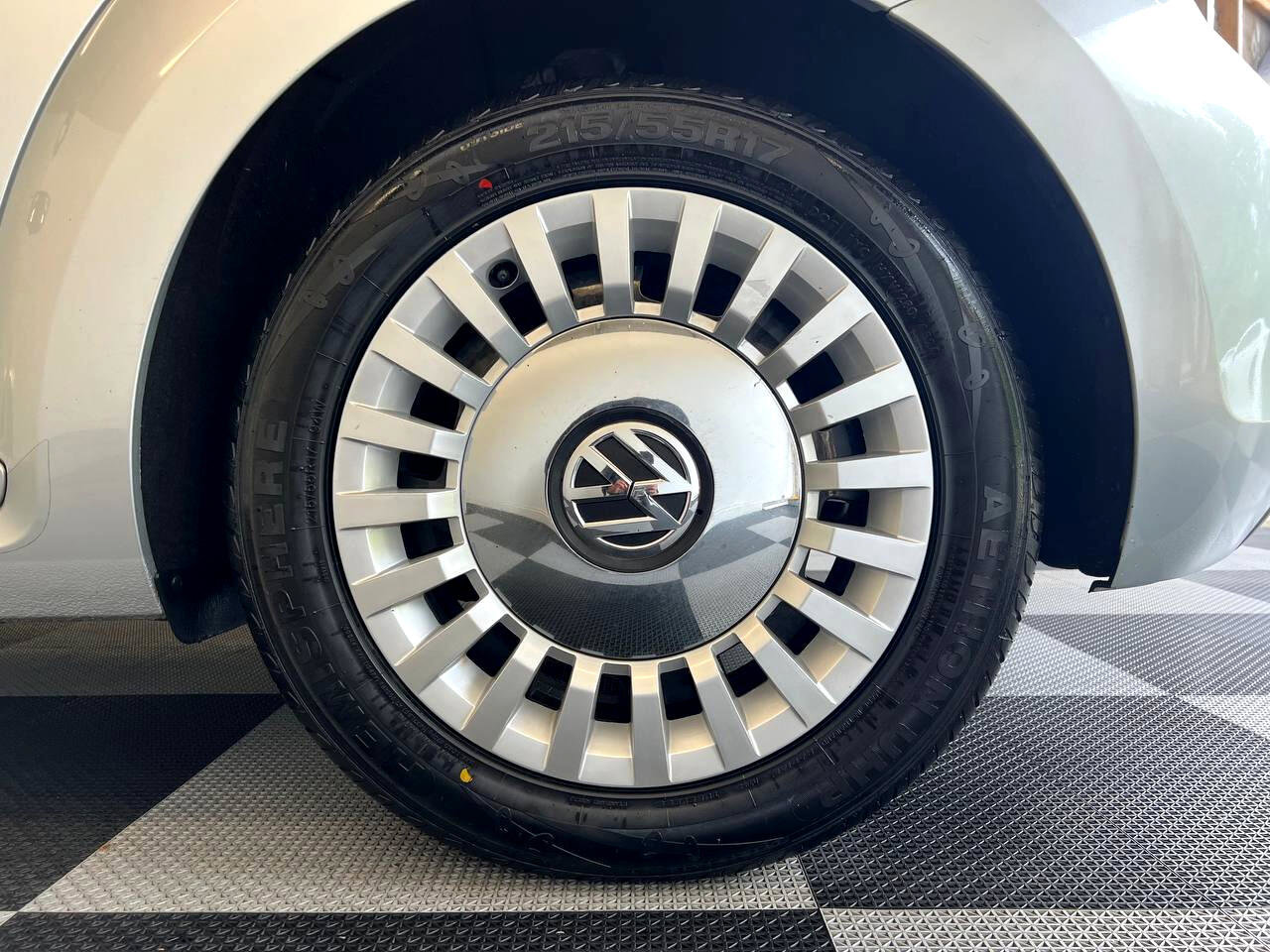 Used 2013 Volkswagen Beetle 2.5 image 25