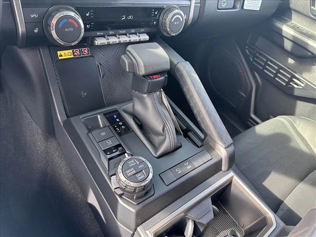 Used 2025 Toyota 4Runner TRD Off-Road Premium AWD/4WD image 14