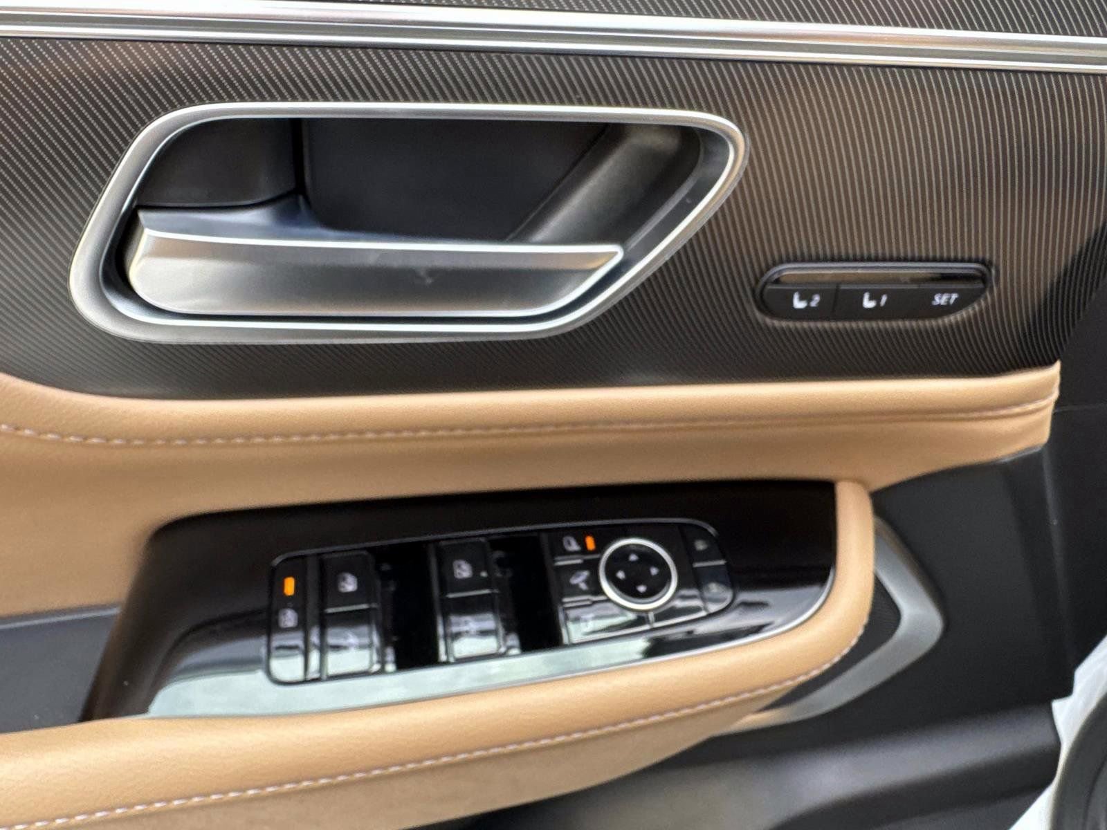 New 2026 INFINITI QX80 Luxe w/ Cargo Package image 8