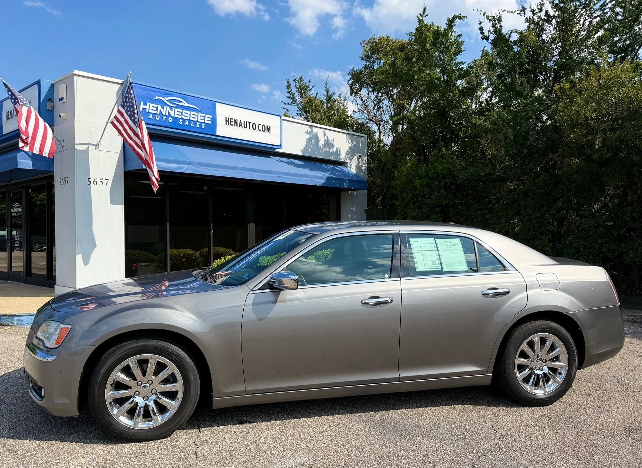 Used 2011 Chrysler 300 Limited RWD image 26