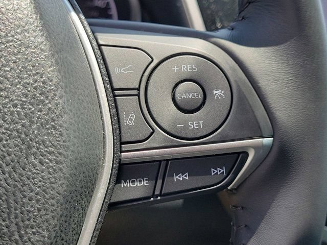 Used 2024 Toyota Camry XLE FWD image 31