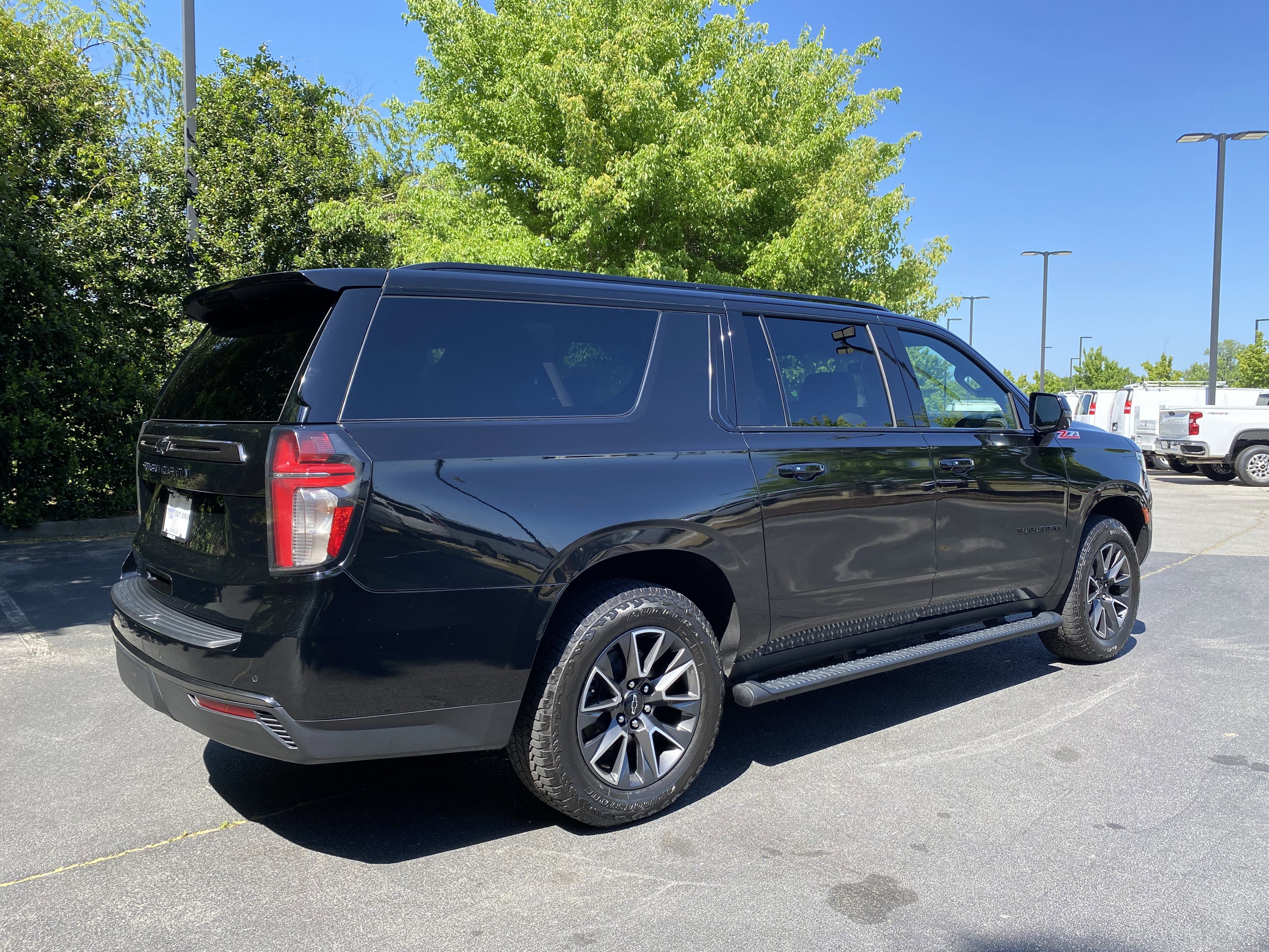 Used 2021 Chevrolet Suburban Z71 w/ Z71 Off-Road Package AWD/4WD image 9