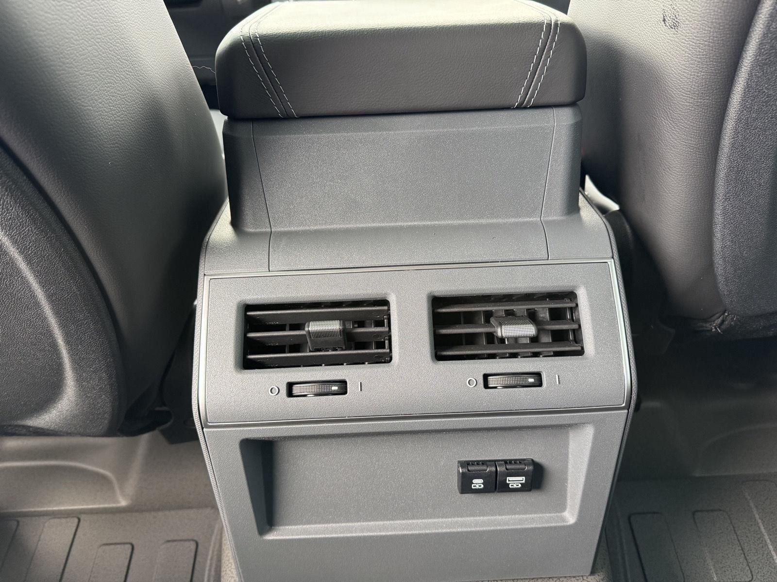 New 2025 INEOS Grenadier Station Wagon AWD/4WD image 23