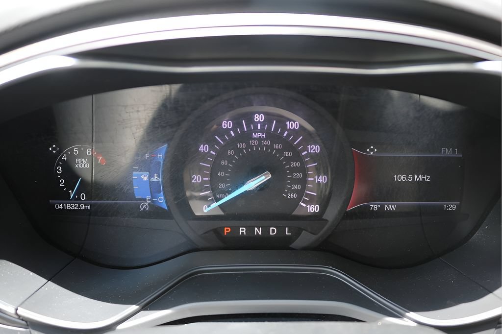 Used 2020 Ford Fusion SE FWD image 24