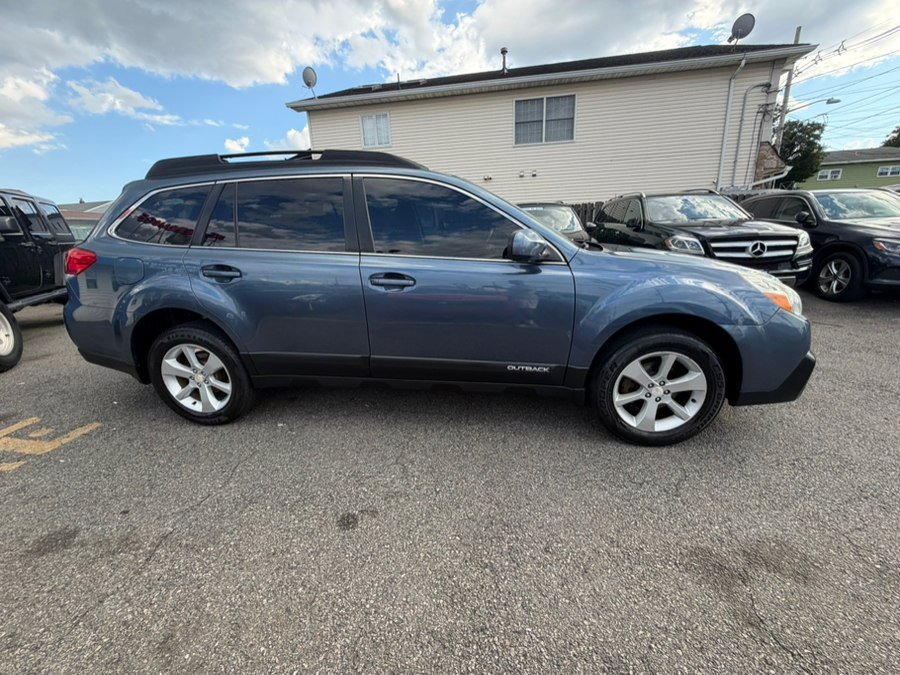 Used 2013 Subaru Outback 2.5i Premium w/ All-Weather Pkg AWD/4WD image 4