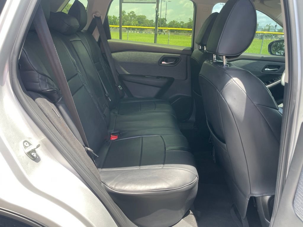Used 2023 Nissan Rogue SV FWD image 16