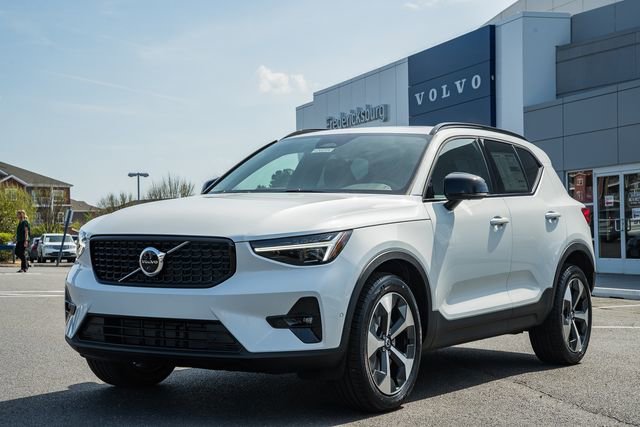 New 2026 Volvo XC40 B5 Plus w/ Climate Package image 3