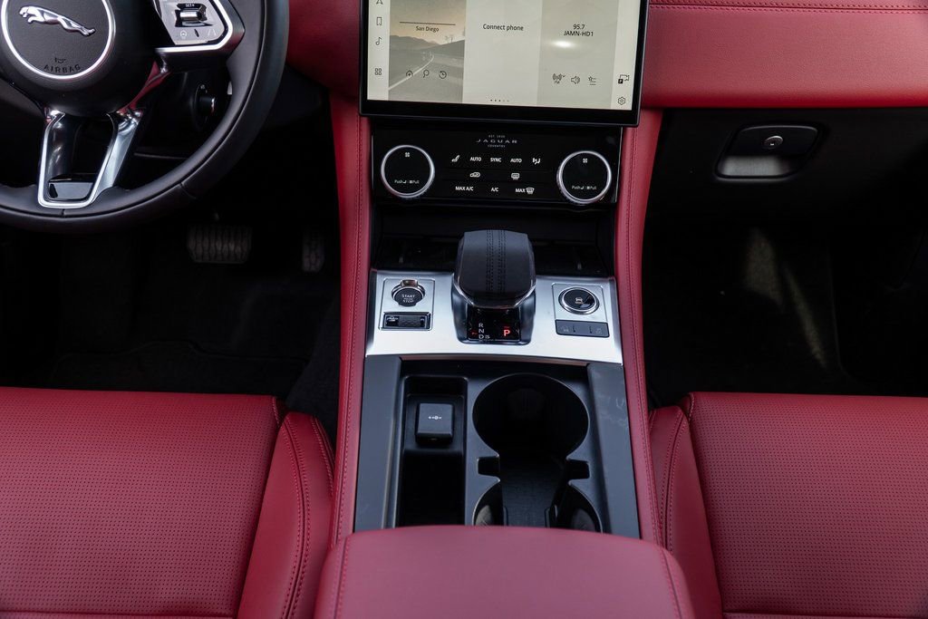 Used 2025 Jaguar F-PACE R-Dynamic S AWD/4WD image 18