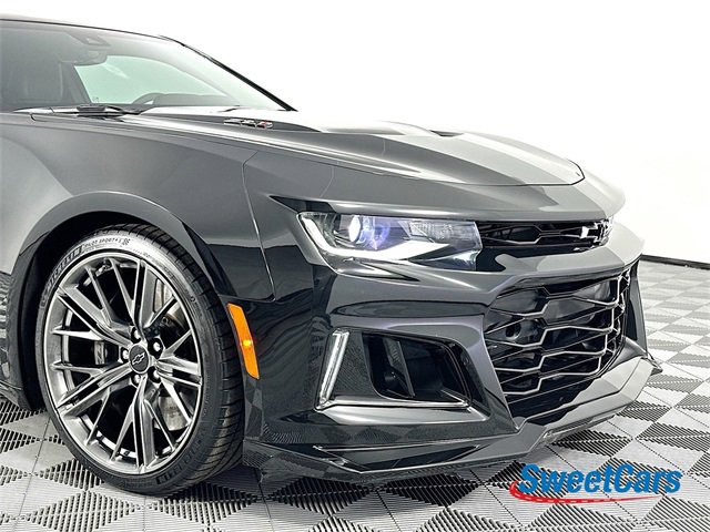 Used 2022 Chevrolet Camaro ZL1 image 44