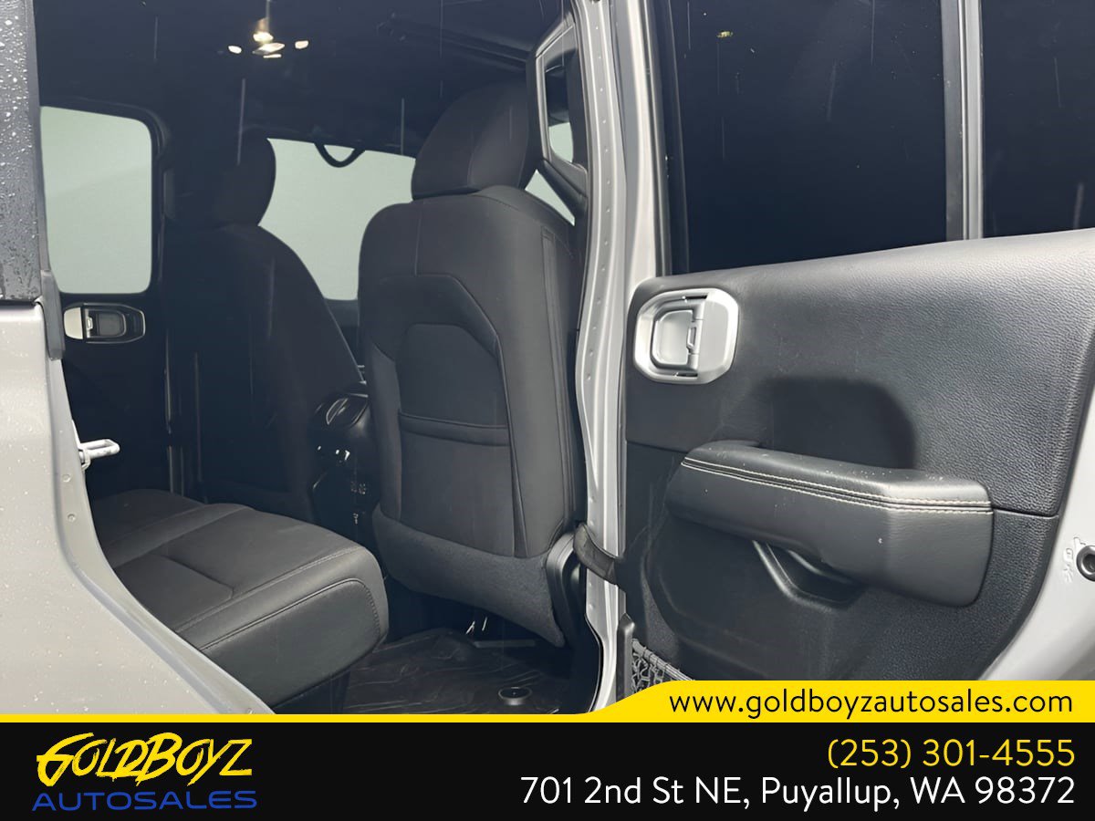 Used 2020 Jeep Gladiator Overland w/ Trailer Tow Package image 18